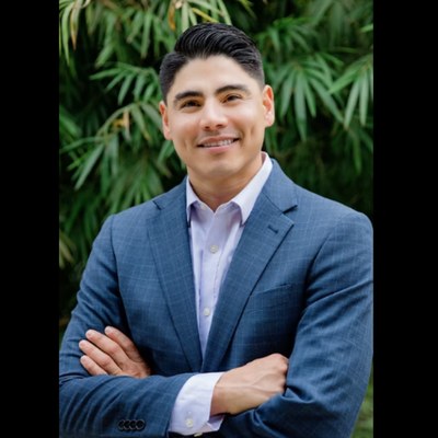 Headshot of Eddie Garza